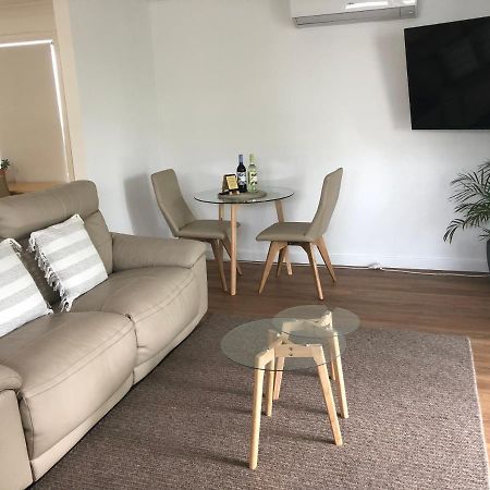 Marks Point Lakeside Bungalow מראה חיצוני תמונה